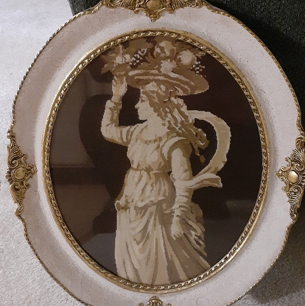 Antique needle. Point